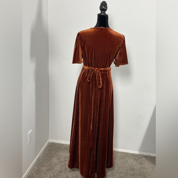 Simplee Rust-Colored Ribbed Tie Dress - Picture 4 of 4